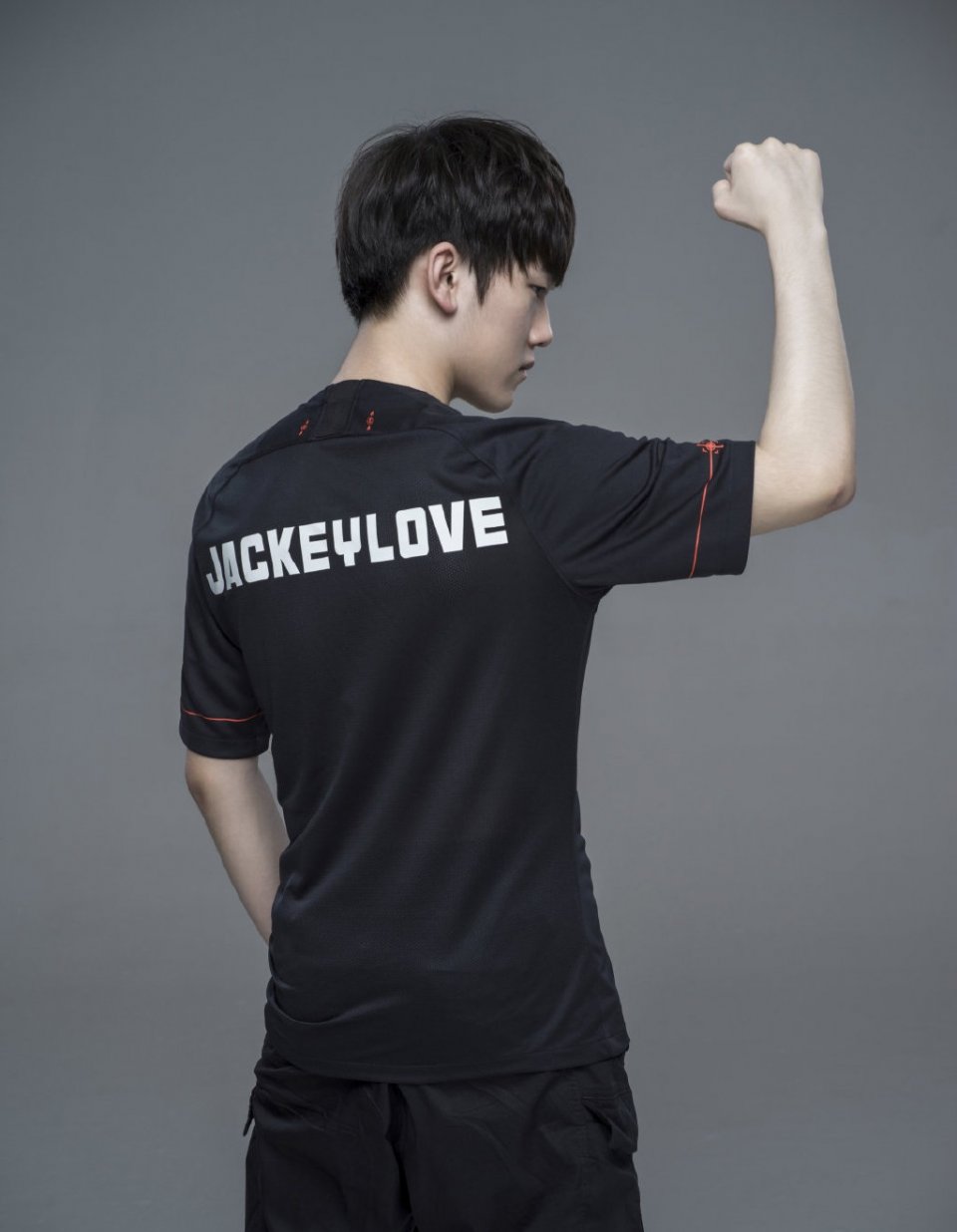  JackeyLove回归赛场，挺进下一轮首场状态亮眼，美国队观众沸腾！